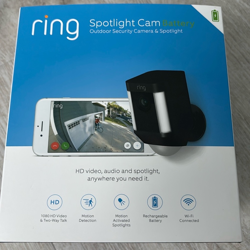 Ring Spotlight Cam Battery Outdoor Security Camera & Spotlight